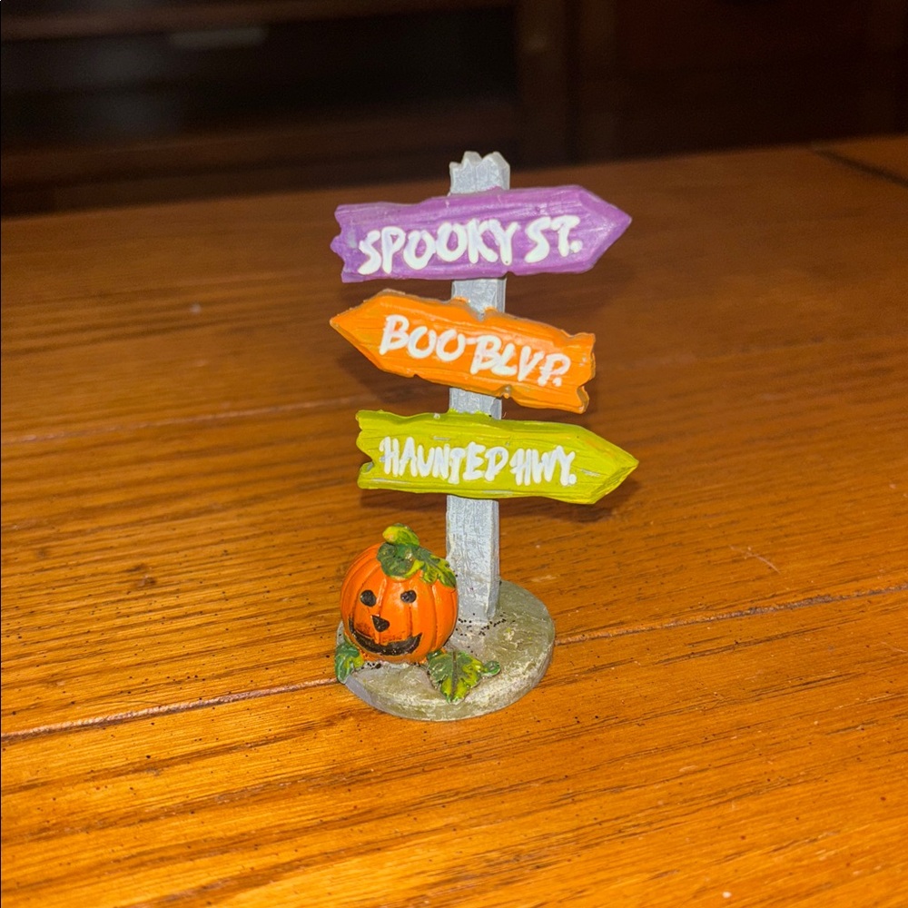 Halloween Miniature Toy Set with Pumpkins and Figurines - Picture 7 of 14